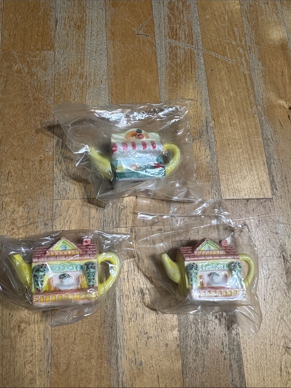 Set of 3 Red Rose 1997 Miniature House Teapots